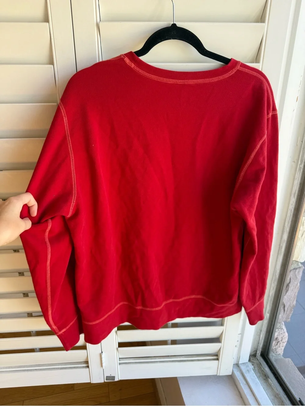 Bold Red 'LIAR’ Uniqlo x Moma Special Edition Sweatshirt
